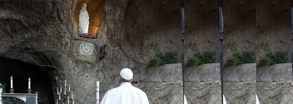Mês de Maria: Papa reza o Terço nos Jardins do Vaticano