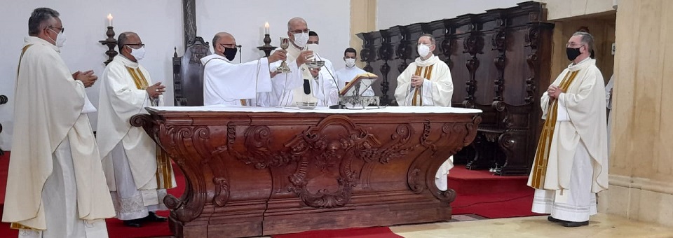 Solenidade de Corpus Christi reúne ministros da Sagrada Eucaristia na catedral