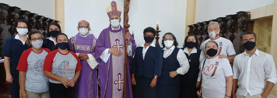 Irmãs Paulinas comemoram aniversário com celebração eucarística na catedral metropolitana