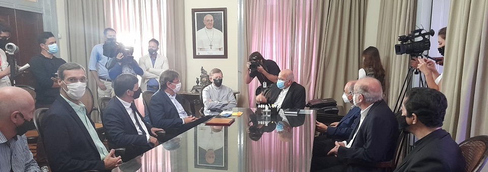 Dom Fernando Saburido conversa com o ministro Gilson Machado sobre recursos para restauração de igrejas e incentivo ao turismo religioso de Pernambuco