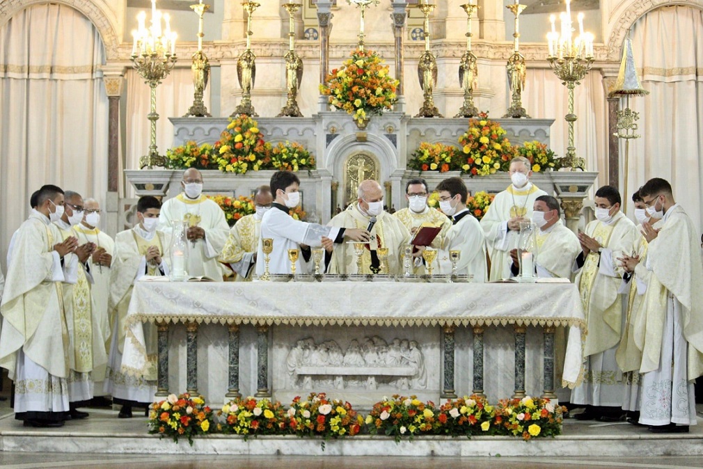 Dom Fernando ministra palestra sobre Eucaristia neste sábado (30) na Paulus Livraria