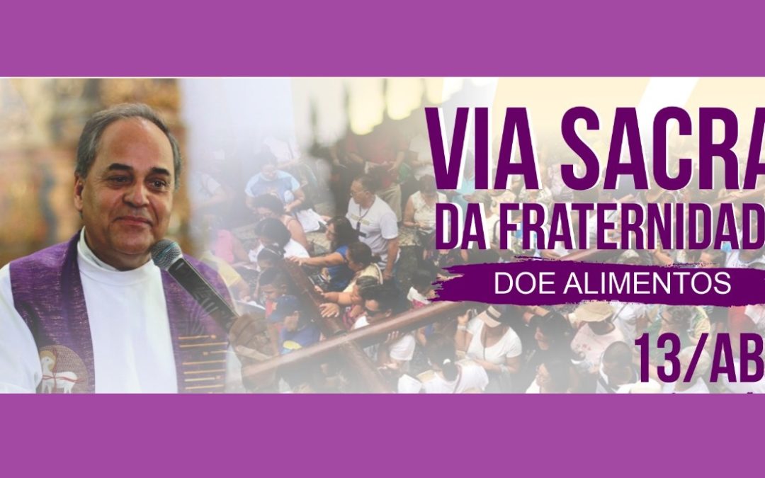 Povo carrega cruz de cem quilos nesta quarta-feira (13) pelas ruas do centro comercial do Recife