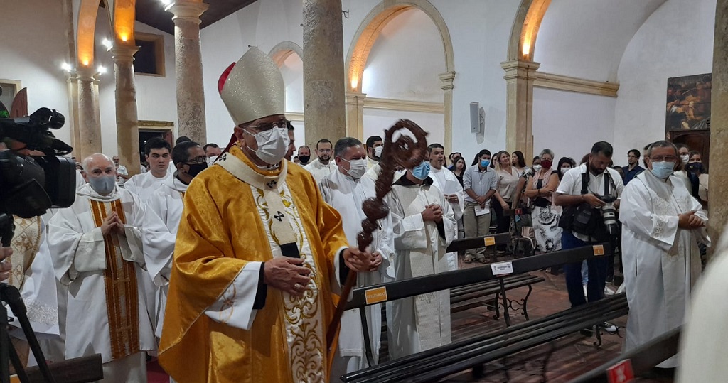 Missa em ação de graças pelos 75 anos do arcebispo reúne autoridades e fiéis na Catedral