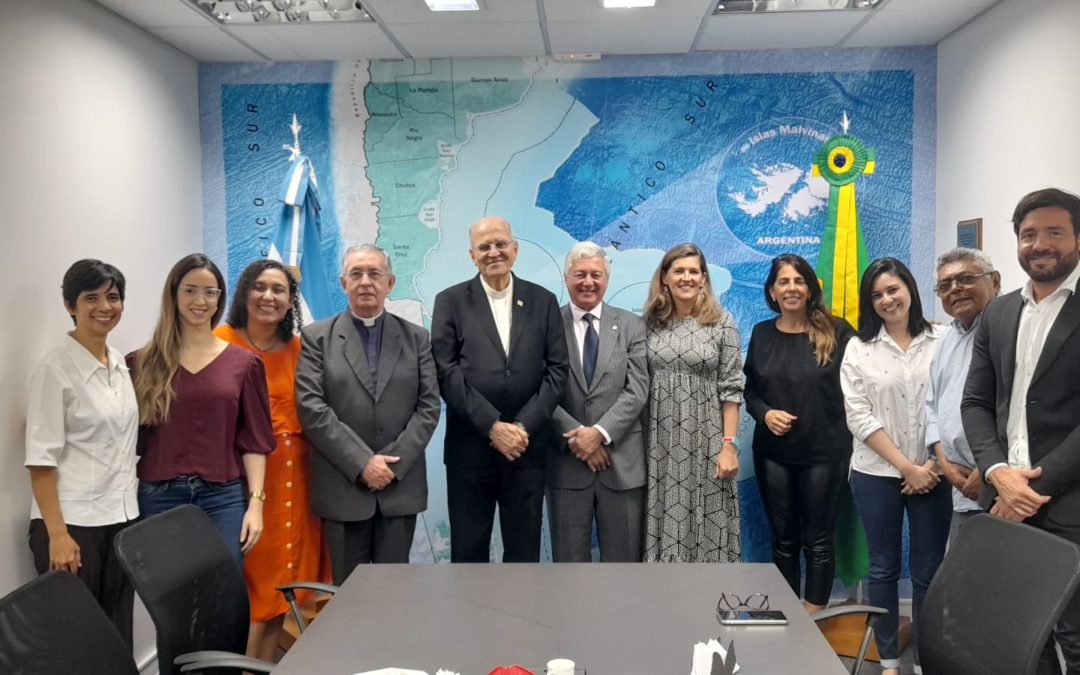 Consulado da Argentina no Recife recebe visita de dom Fernando e confirma participação no Congresso Eucarístico Nacional