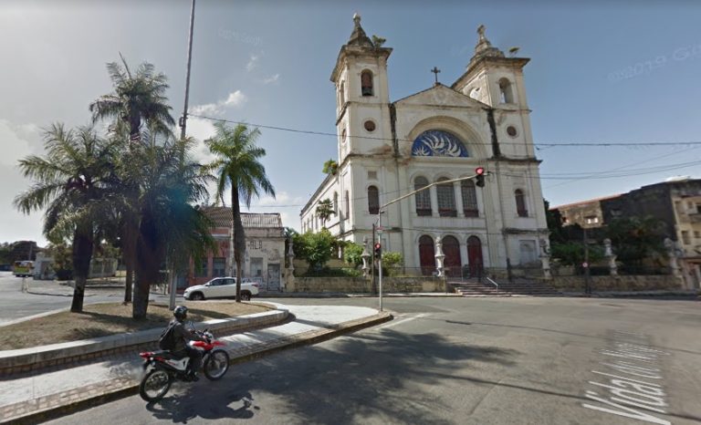 Matriz de São José retoma atividades com missa presidida por Dom Fernando Saburido