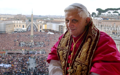 Bento XVI: reviva alguns dos momentos do Pontificado de Joseph Ratzinger, o Papa que uniu  fé e razão,  esperança e  caridade.