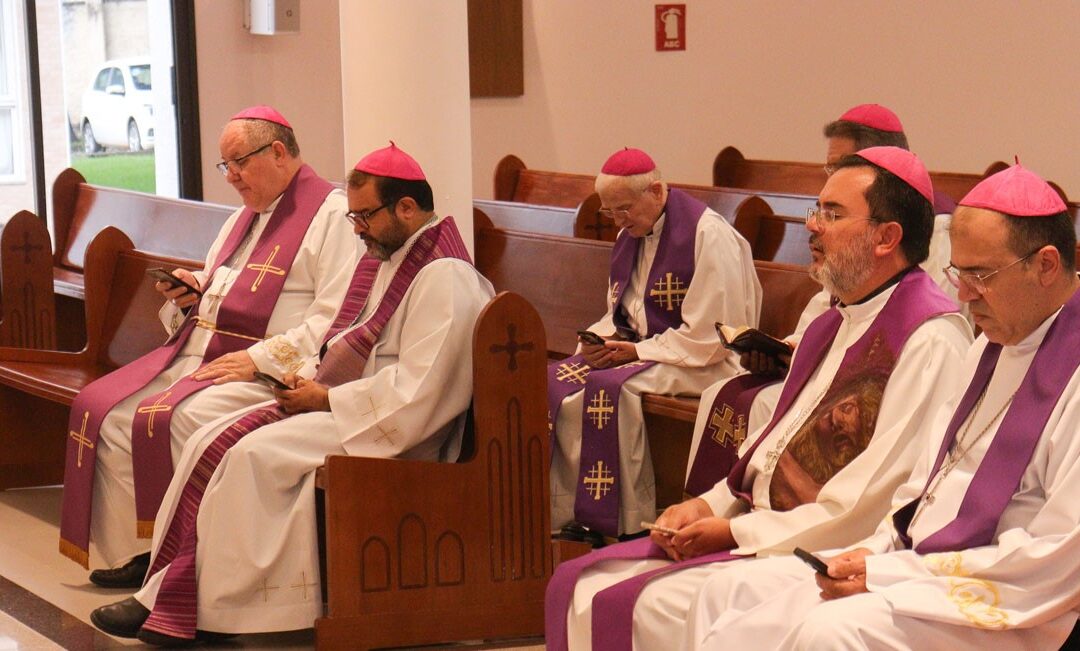 Conselho Episcopal Regional, em reunião até o dia 10, discute normatização das redes sociais