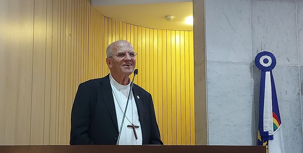 Assembleia Legislativa de Pernambuco presta homenagem a dom Fernando Saburido pelos 14 anos de missão como arcebispo de Olinda e Recife