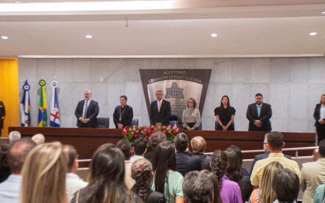 Dom Paulo Jackson participa de homenagem à Santa Casa na Assembleia Legislativa de Pernambuco (Alepe)