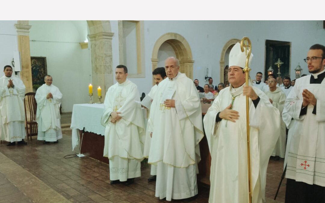 Dom Paulo Jackson celebra missa festiva de Nossa Senhora da Graça, padroeira do seminário de Olinda