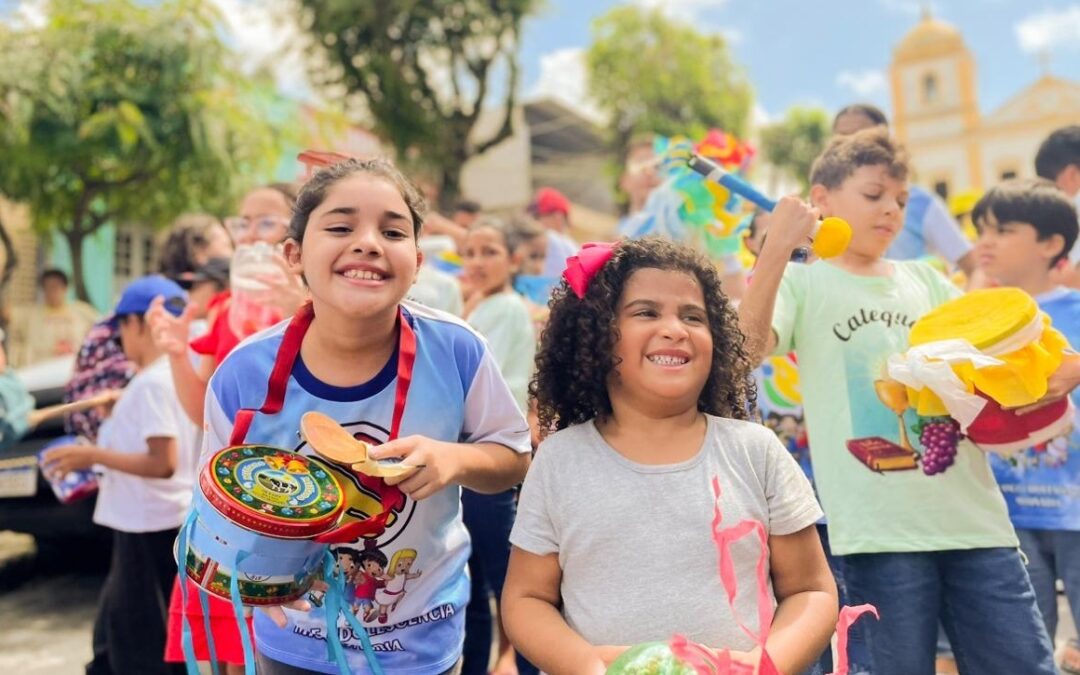 Bate-latas encerra o 4º Encontrão da Infância e Adolescência Missionária da Arquidiocese de Olinda e Recife