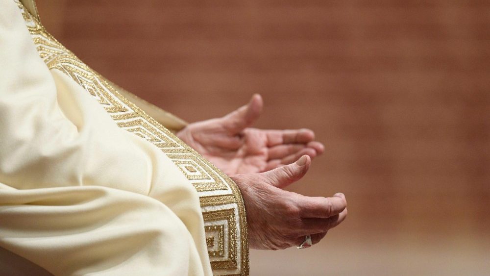 Papa: pessoas consagradas sejam exemplo de amor num mundo de relações superficiais