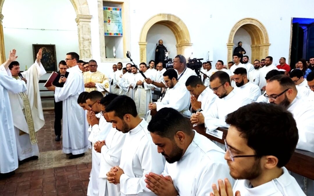 Aniversário do Seminário de Olinda reúne padres ex-alunos e seminaristas estagiários em missa na Capela Nossa Senhora da Graça