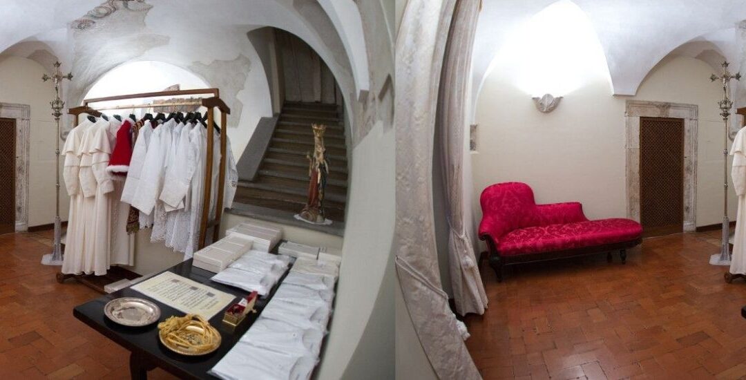 A “Sala das Lágrimas”, onde o cardeal se torna Papa