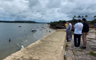 Dom Paulo Jackson realiza visita pastoral à Paróquia de Nossa Senhora do Pilar na Ilha de Itamaracá.