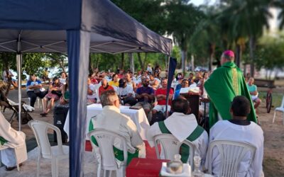 Tenda do Encontro celebra cinco anos de acolhimento à população em situação de rua. O bispo auxiliar dom Nereudo relata a experiência de celebrar a Eucaristia no local.